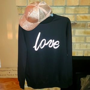 BLACK SWEATSHIRT "LOVE" Emblem NWOT